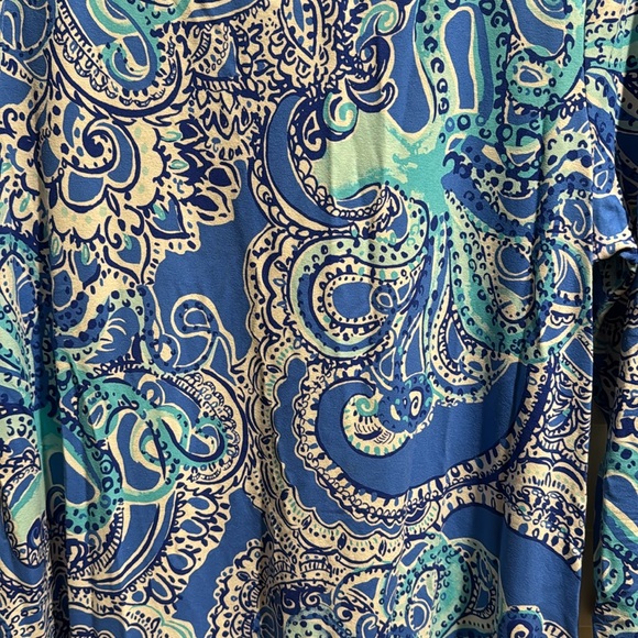 Size large Lilly Pulitzer dress. Cute back detail - Picture 2 of 6